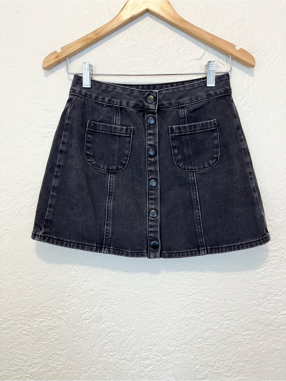 Brandy Melville Denim Mini Skirt Black Snap Front 26